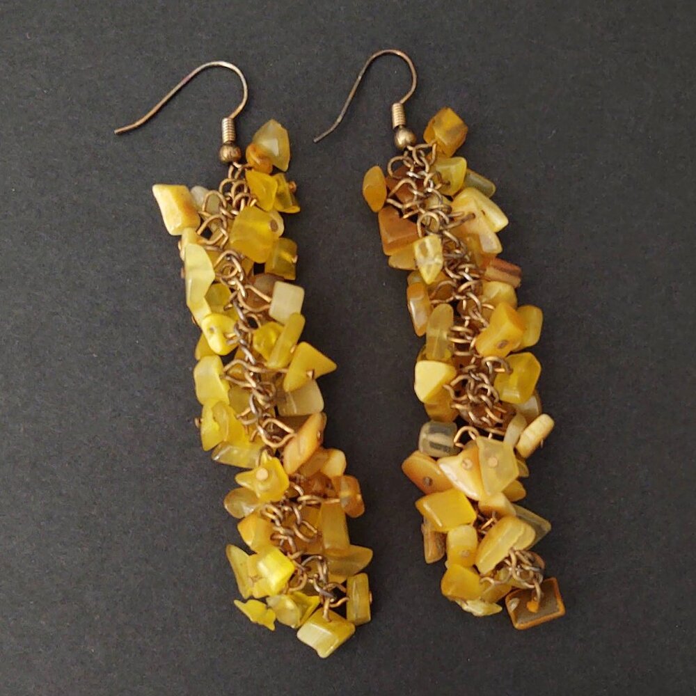 Shades of yellow glass chip dangle earrings - Picture 5 of 9